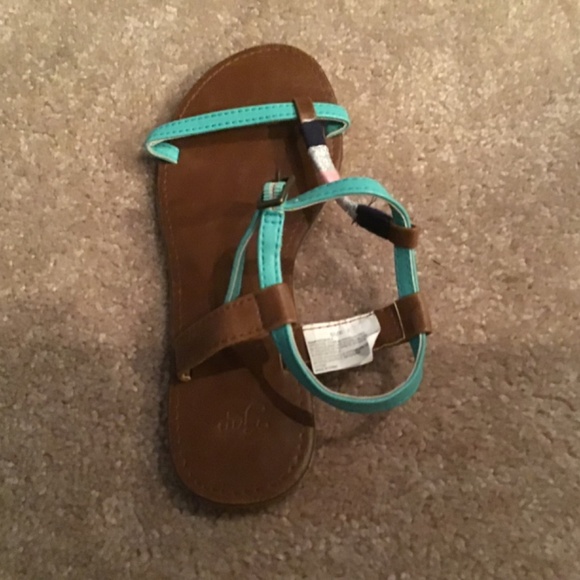 Comfortable flat sandals for girls - Picture 3 of 8